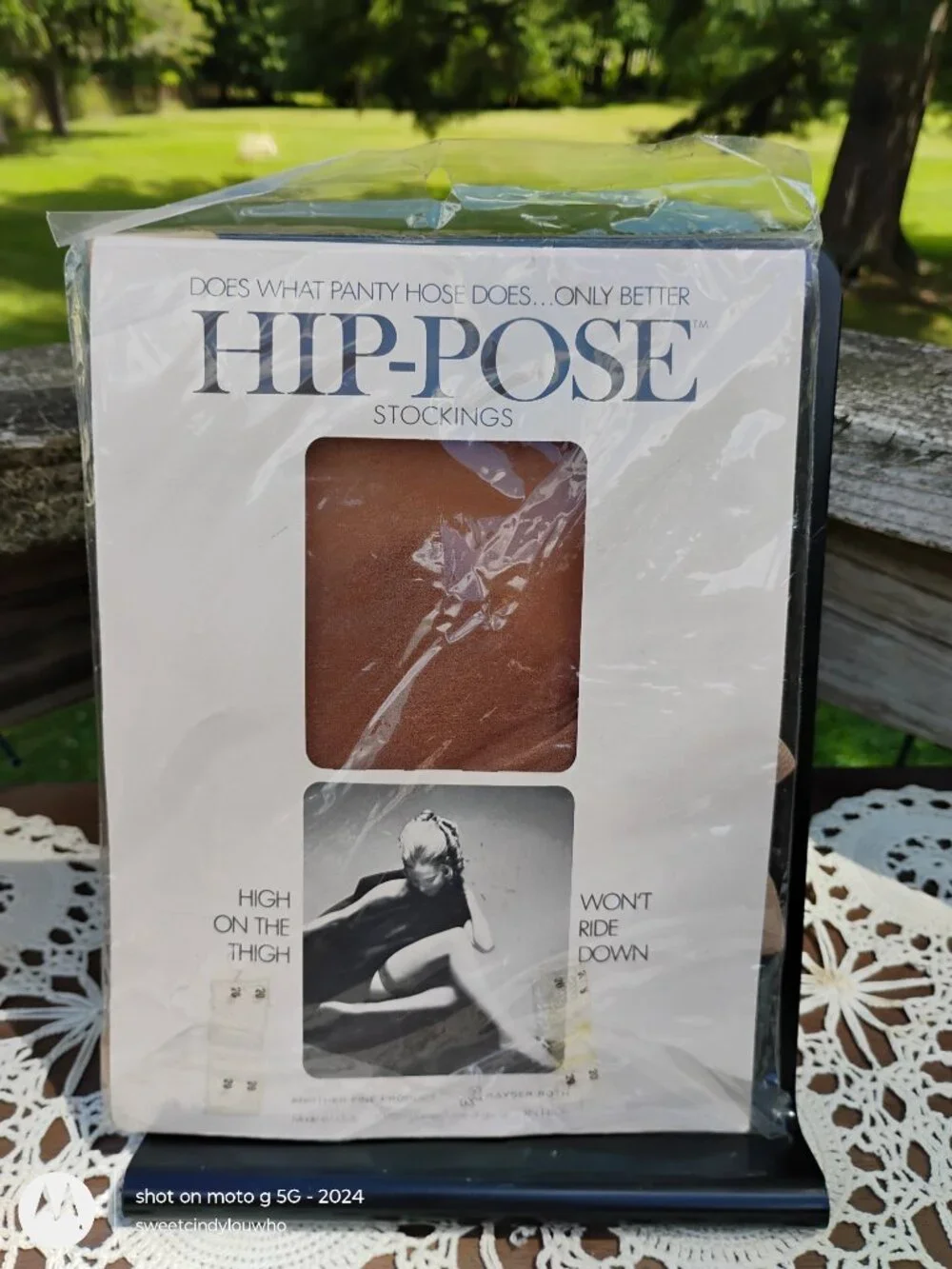 Phoenix brand Hip Pose high on the thigh design thigh-high hosiery NEW old stock